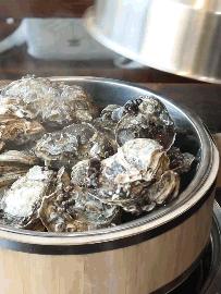 宝安人的顺德饭堂,生蚝用木桶蒸,还加黑松露