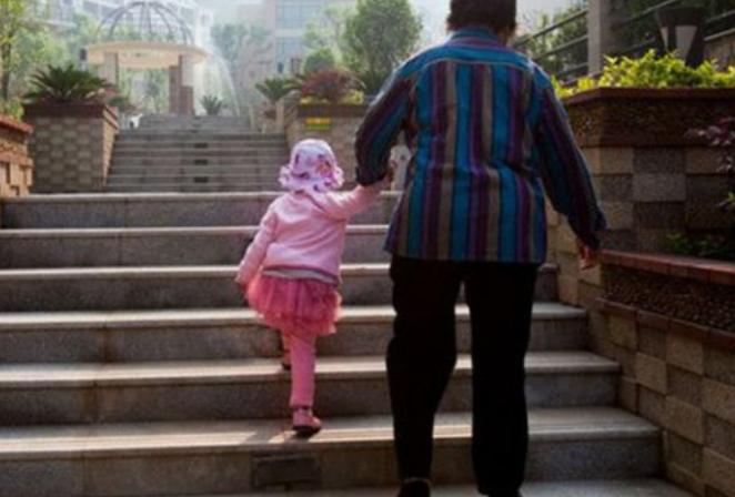 孩子老说屁屁不舒服咋办,孩子没事说腹痛