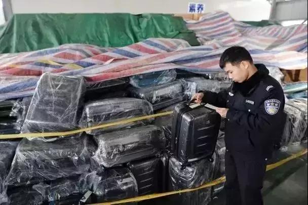 微商卖假奢侈品2300万,情侣卖假箱包