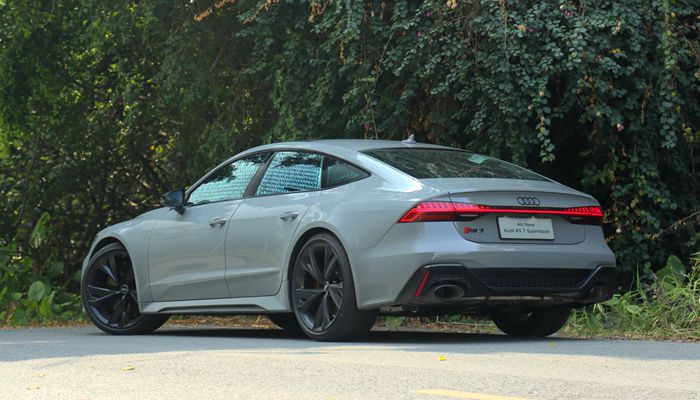 奥迪rs7西装暴徒高燃,奥迪rs7为什么叫西装暴徒