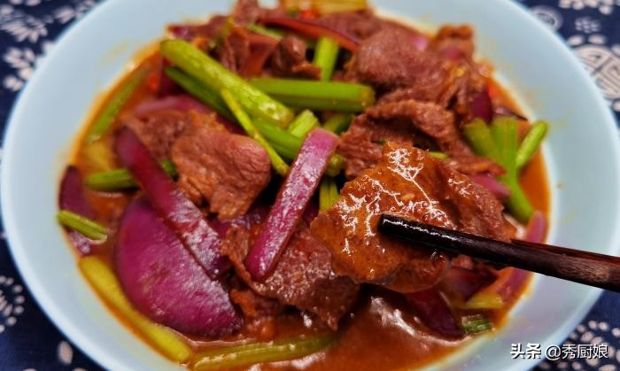 芹菜炒牛肉减脂餐做出来牛肉不嫩,炒牛肉用牛肉的哪个部位的肉最好