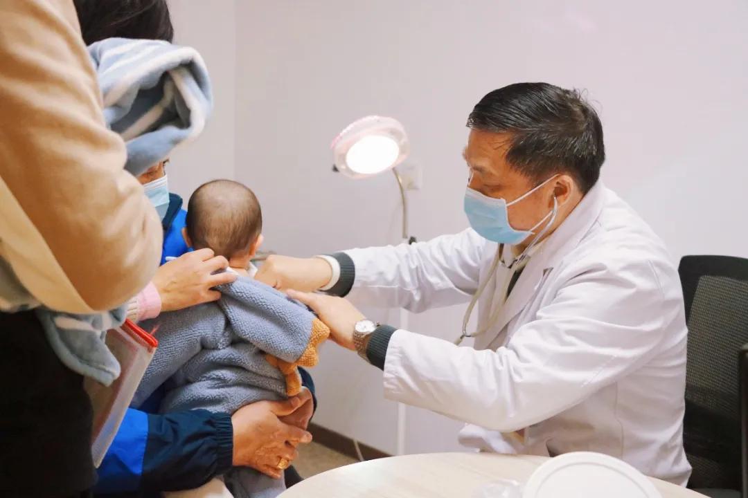 医生说孩子鼻窦炎很严重怎么办,孩子得了鼻窦炎大人很难受怎么办