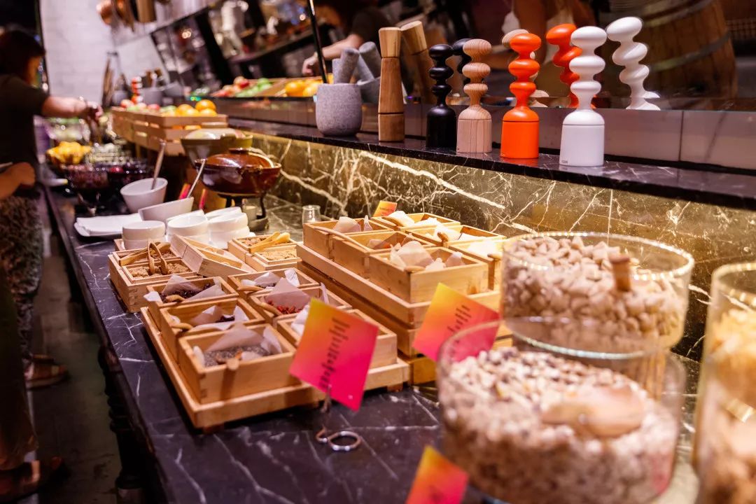 住进香港“最骚气”的酒店：香港W酒店