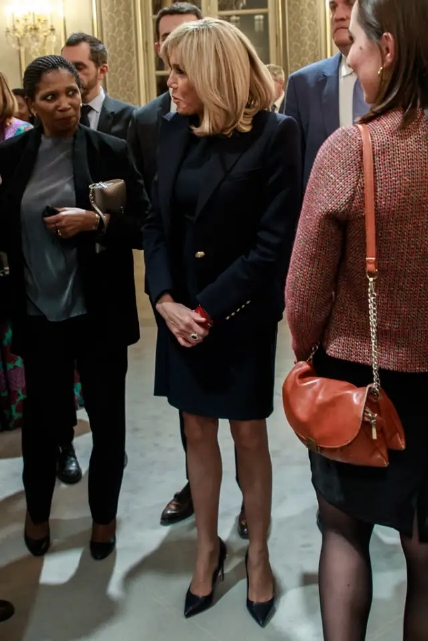 布丽吉特久违亮相,法国总统马克龙和妻子布丽吉特