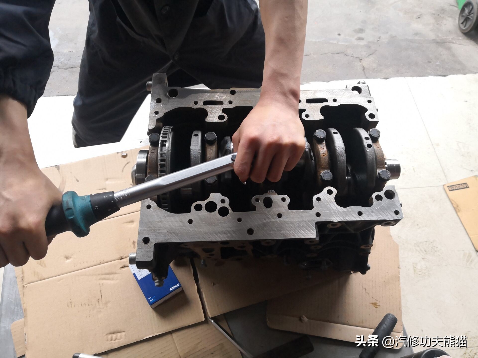 10年奥迪a6l2.0t烧机油维修,奥迪a6l2.0t烧机油吗