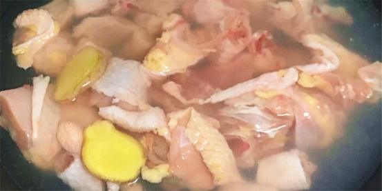 香菇土豆鸡块比烤鸡都好吃,非常好吃的土豆炖鸡块你学会了吗