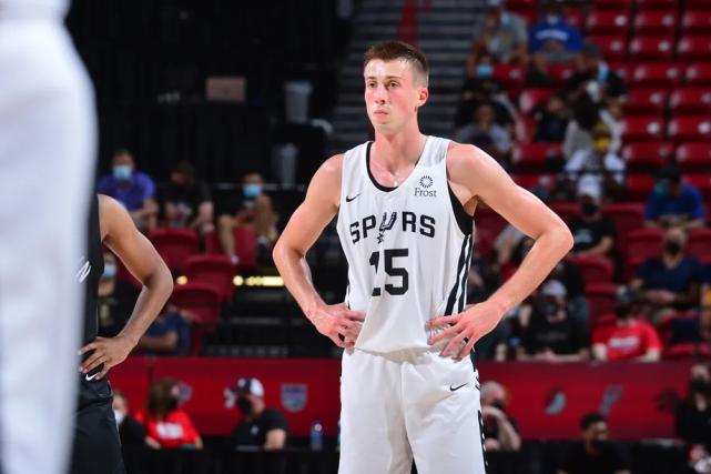 官宣!马刺太阳达成交易,怒吼天尊遭炮轰,骑士做出重大决定