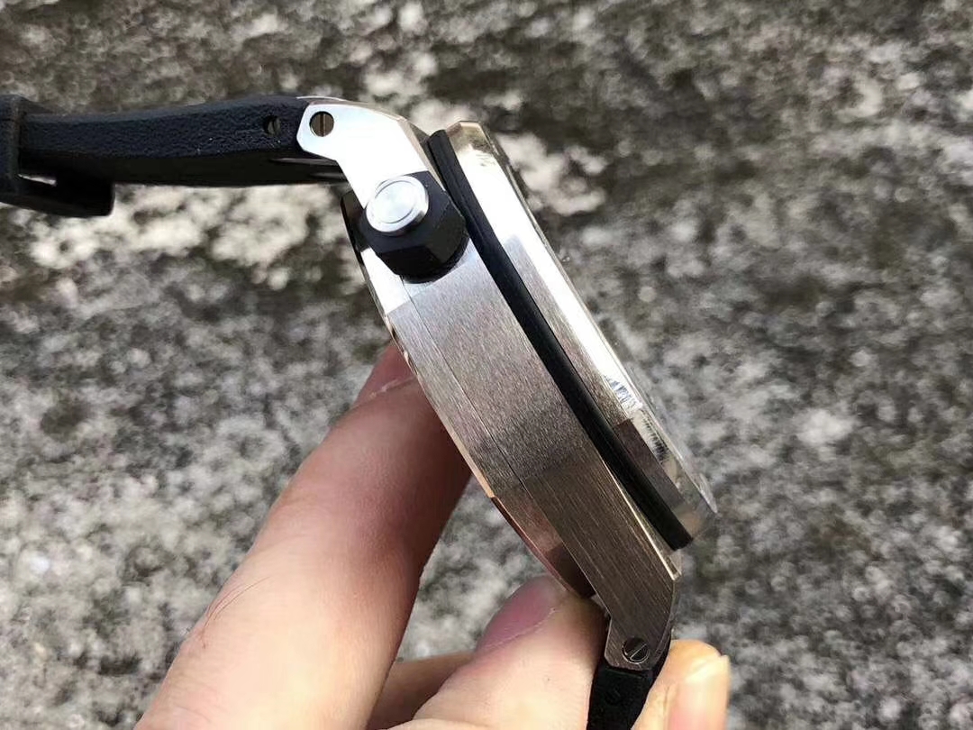 3000入手的爱彼15703顶级工艺！把路人惊呆！