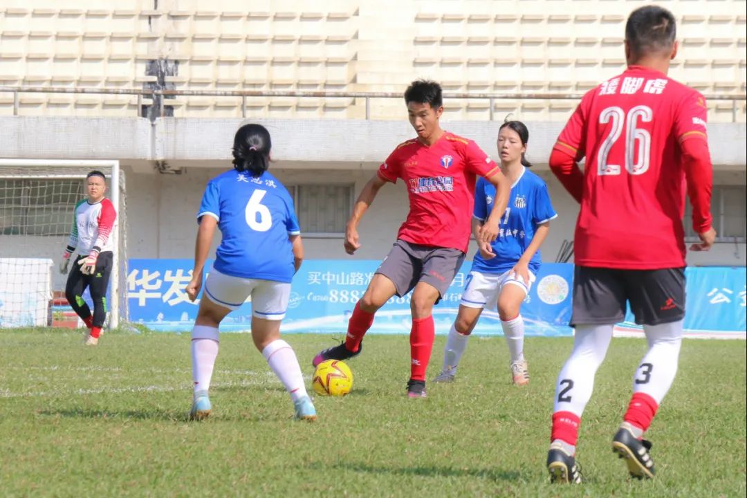 以小打大中国足球,以小打大足球荣获亚军