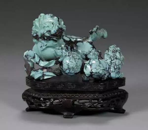 绿松石是一种非常古老的宝石,绿松石的真实历史