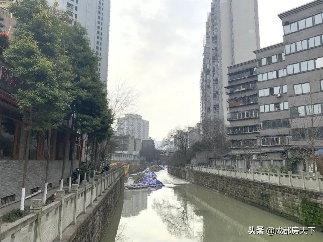 成都高价地接踵入市,一环高密小盘,均2.7万/平,买还是不买?