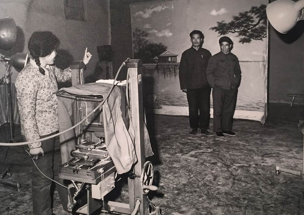 照相馆曾是高端行业,老板挣大钱买大洋房,照相机都是天价