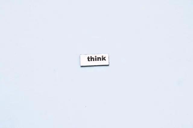 眼睛总看到图案怎么回事,右眼只看到一半怎么办