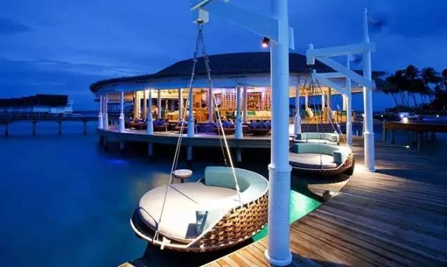 马尔代夫七星选岛全攻略,马尔代夫沙滩别墅出海游泳