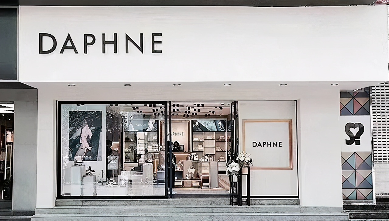 市值蒸发超百亿至退市,市值蒸发300亿突然关店300家