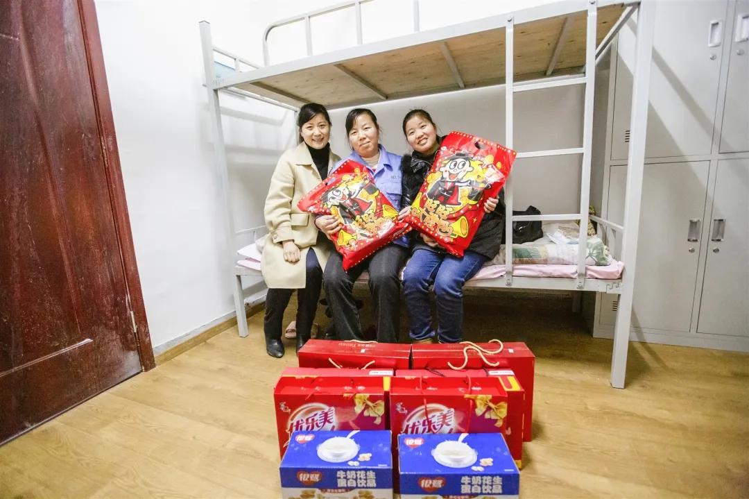 「新春走基层」江西凯耀照明:一手赶产能,一手抓招工