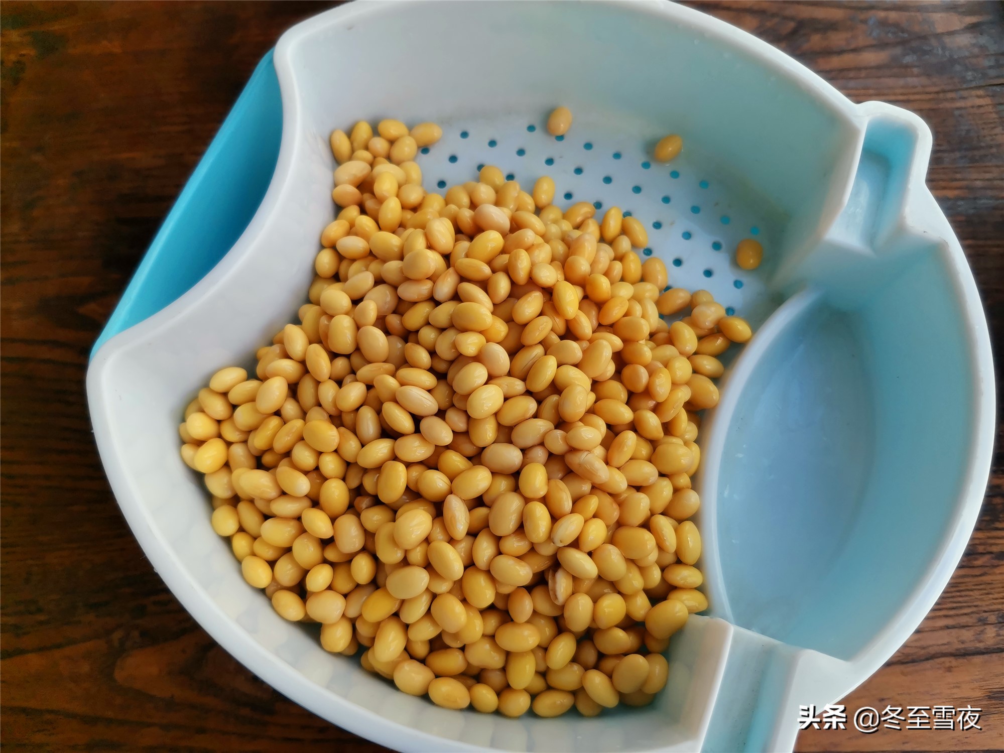 油酥黄豆的正宗做法,油酥黄豆要苏打浸泡才脆