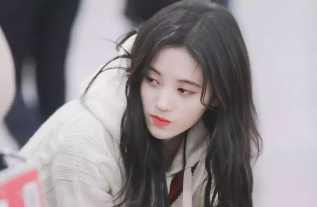 耐看的女孩五官特点,女生长相很正气的五官特点