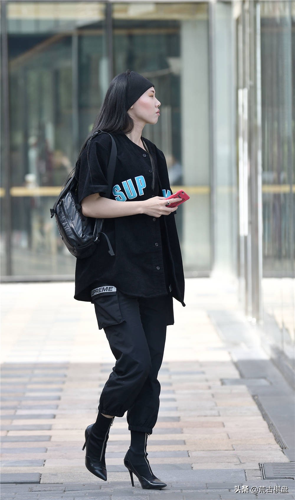 细跟尖头短靴搭配什么裤子好看,尖头细跟短靴搭配冬季