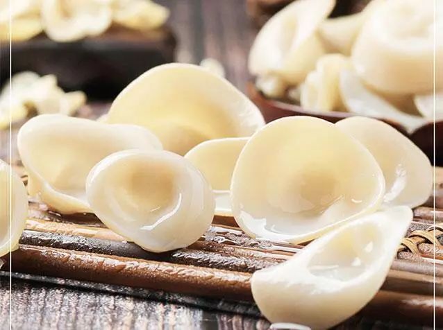 河南小伙承包一千亩地种麦子赚钱,河南小伙种蒲公英