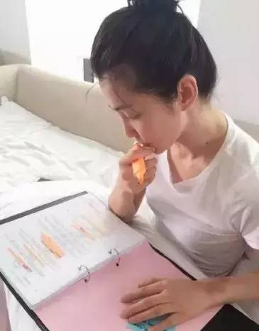 背单词跟学语法哪个重要,背单词真的好难吗