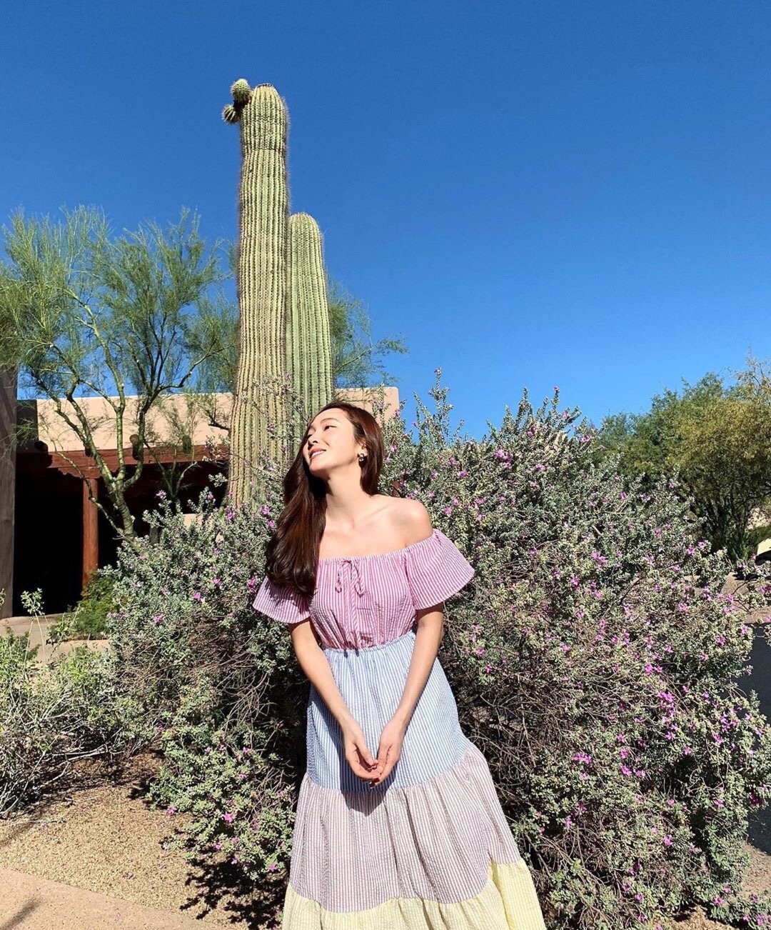 舒适又自然的度假穿搭，可甜可盐！给你与众不同的度假心情