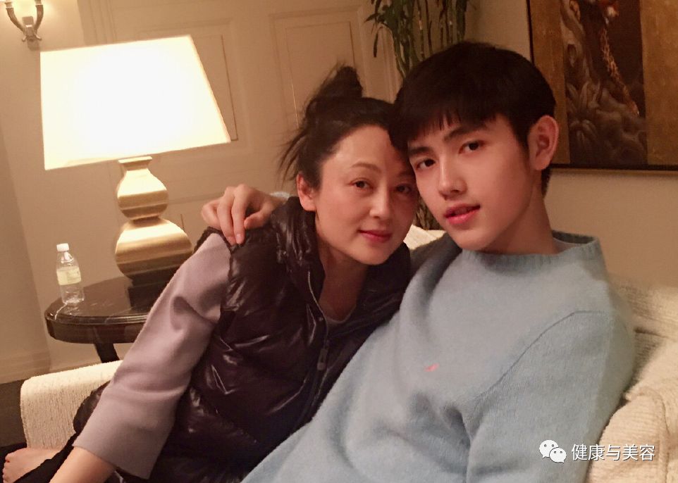 陈红年轻美貌,陈红18岁到54岁的容颜变化