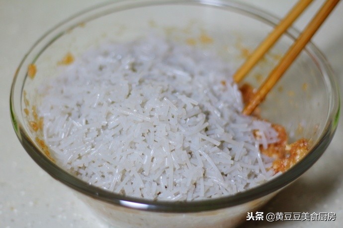 包子怎样做又松软又白又好吃,包子怎么包蒸出来才好看