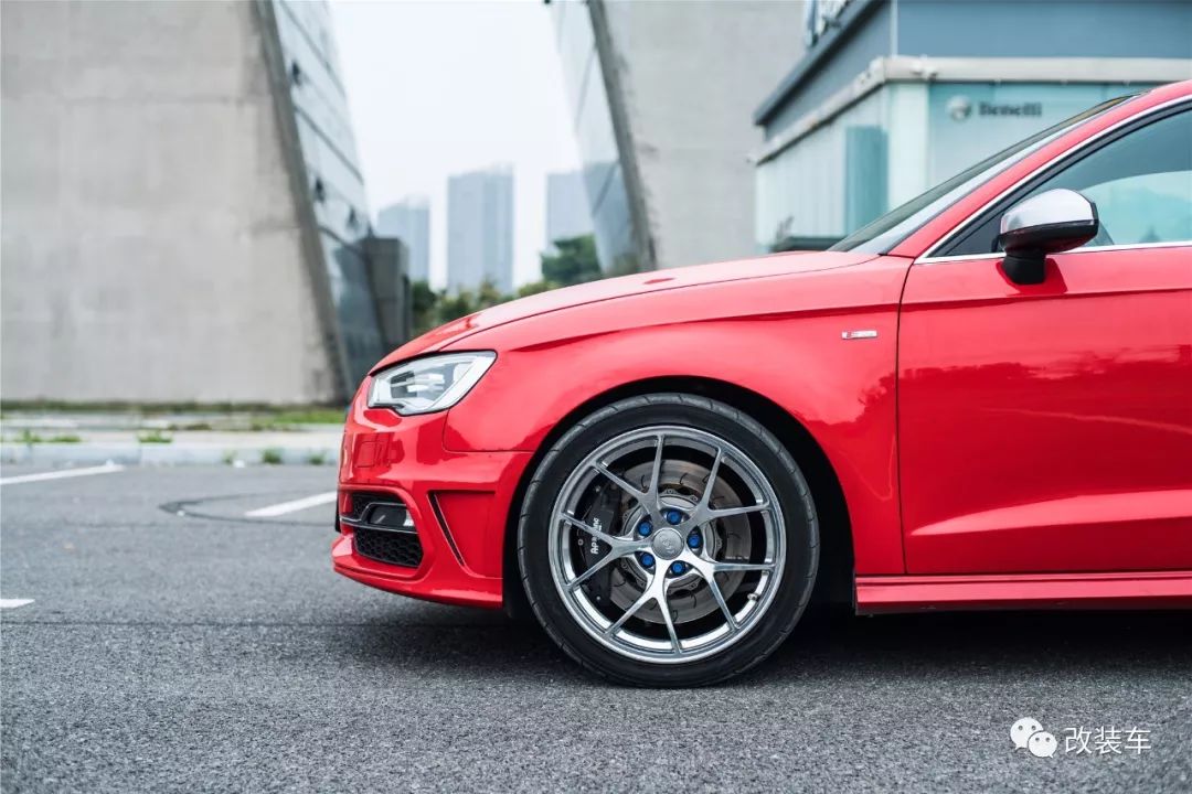 奥迪a3升级17款前杠,奥迪a335tfsi改装