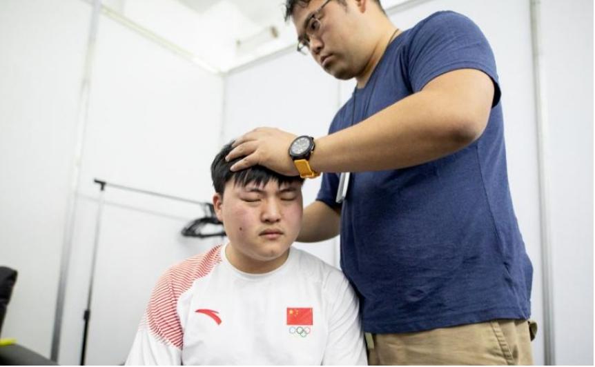 背负骂名，8年身价超5000万！23岁的“网瘾少年”，值得一句认可