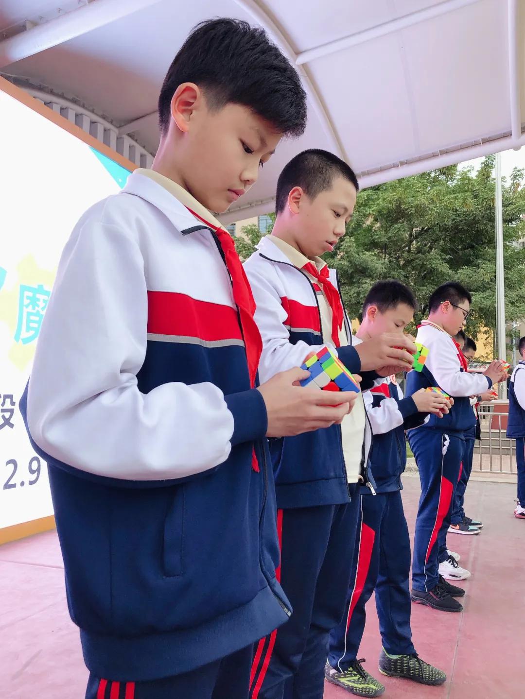 “萌娃钟表秀”、“快乐七巧板”……快跟着翔安这所学校的孩子们“玩转数学”~