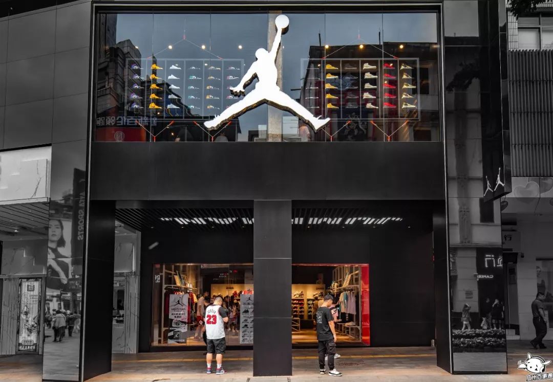 aj店现在都有哪些实战球鞋,广州最大的aj鞋专卖店