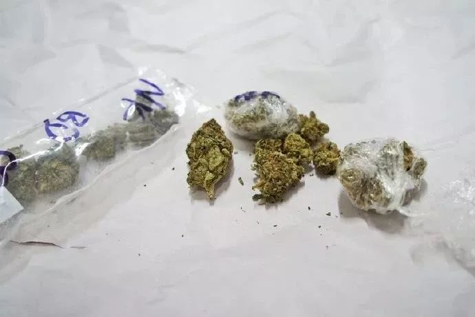 国内快递被海关拦截,国外寄快递被拦截