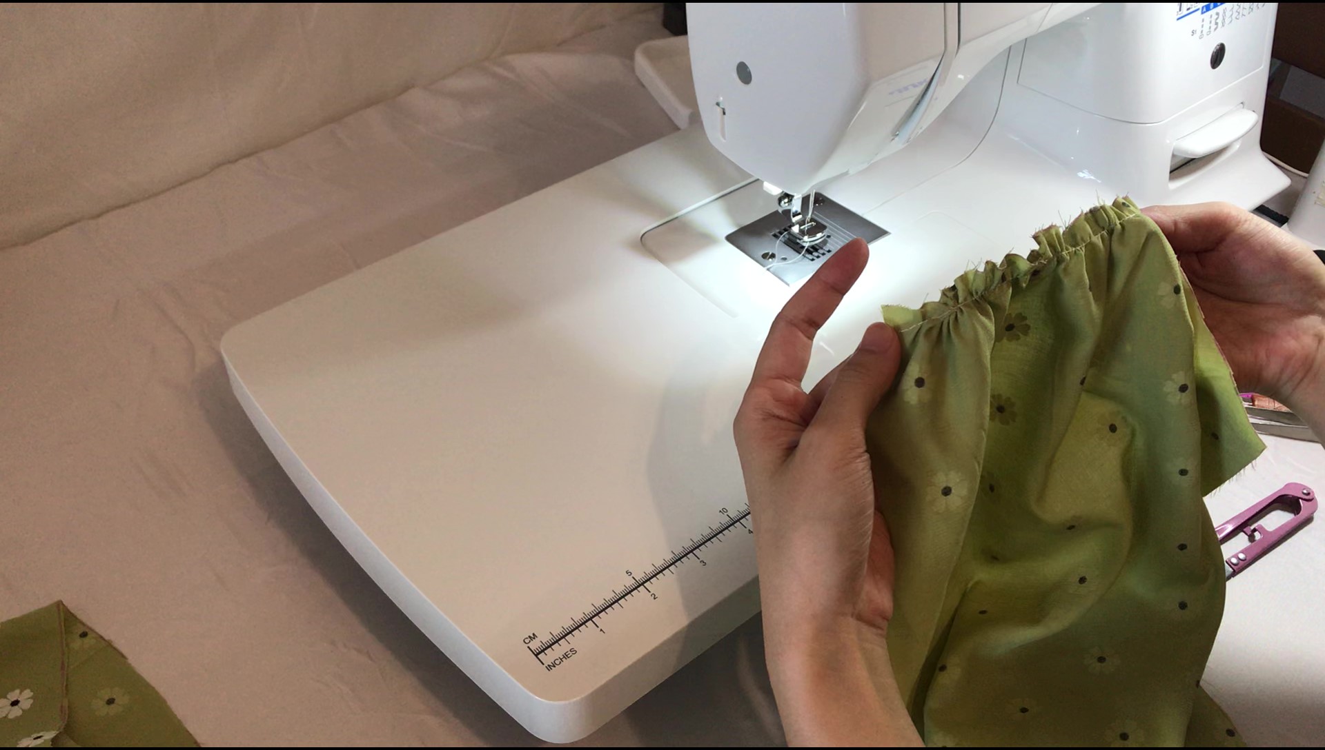 扭结款连衣裙怎么缝纫,扭结连衣裙缝纫教程