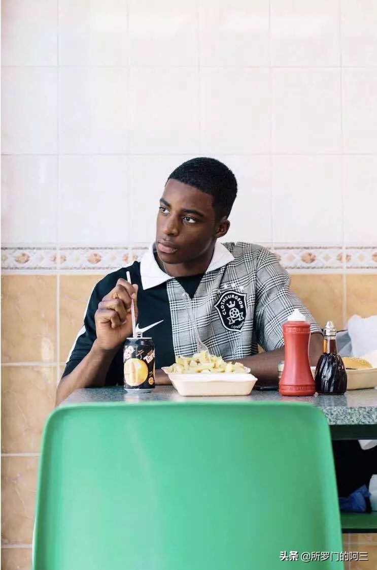 还在小心呵护奢侈品吗人家已经开始拆奢侈品了