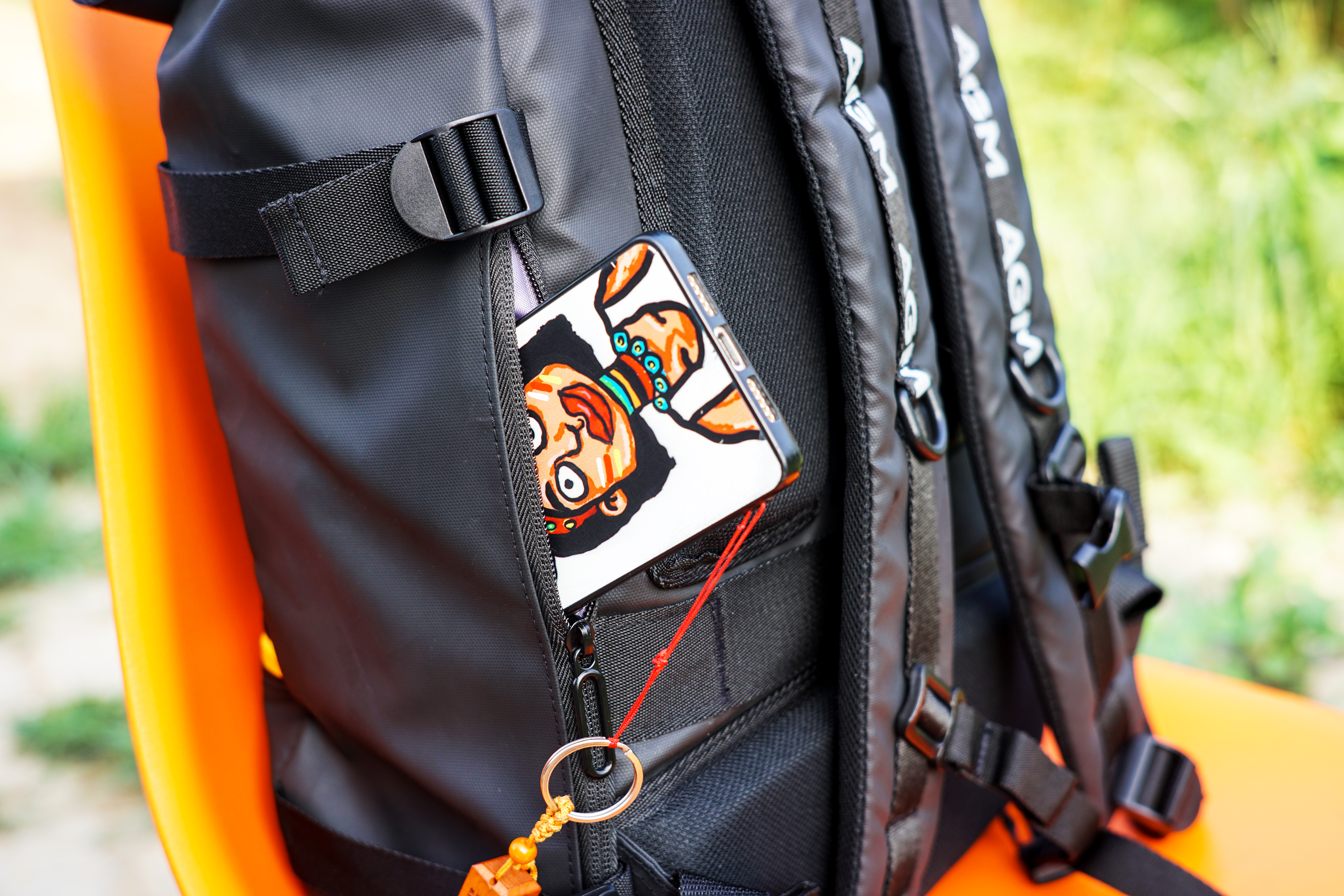 简约出行，必备舒适大容量双肩包，拥有AGM双肩包的重要性