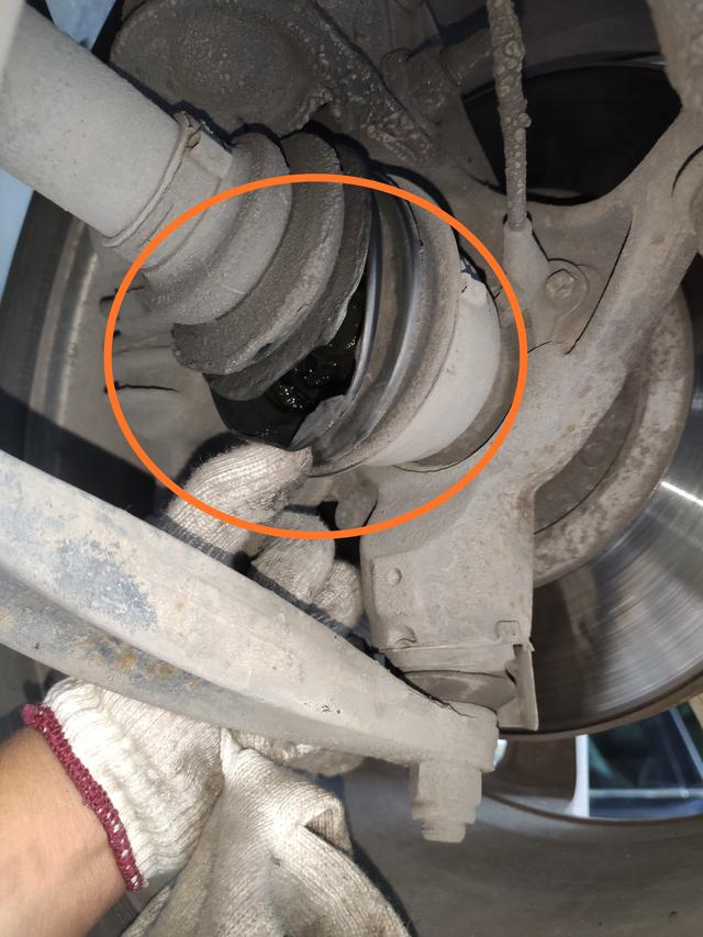 雪铁龙世嘉底盘异响,雪铁龙世嘉底盘尖锐异响