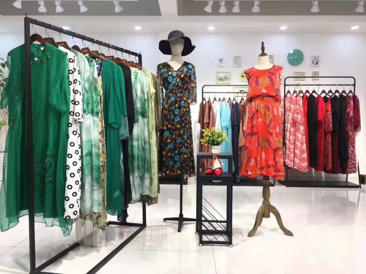 2020年一线品牌女装折扣店,女装品牌折扣店做什么