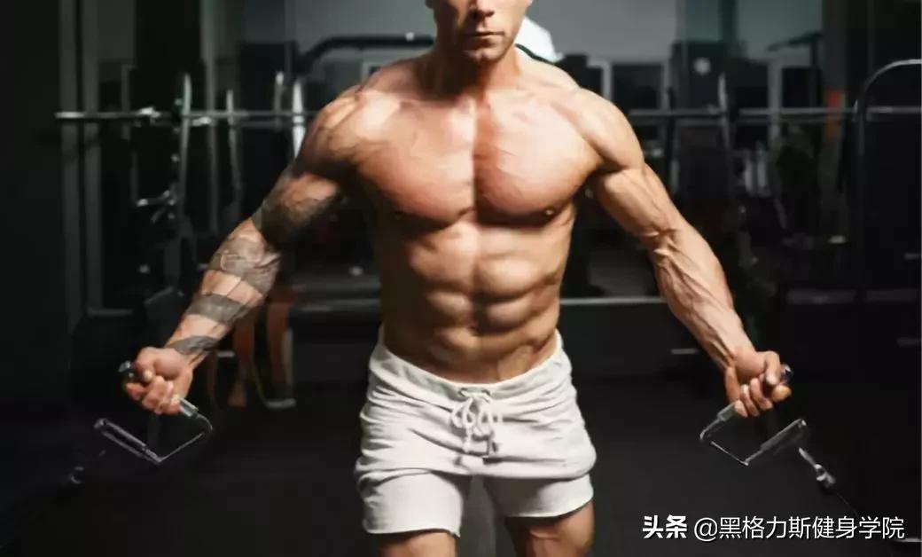 胸肌练歪了怎么办,胸肌歪是不够大么