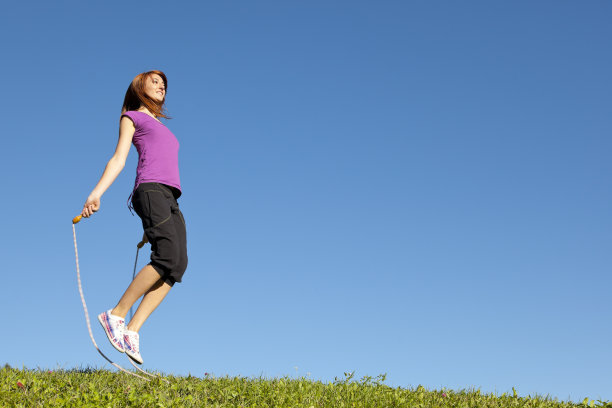 跪姿起跳能练到爆发力,跪姿起跳可以练到下肢爆发力吗