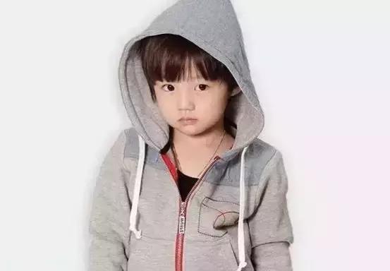 幼师提醒：春季千万别让孩子穿这样来幼儿园！