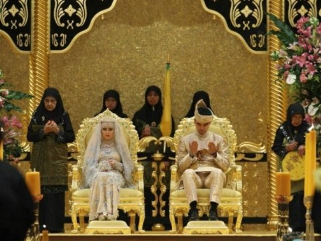 少数民族结婚新娘子接亲,少数民族结婚新郎新娘喝酒