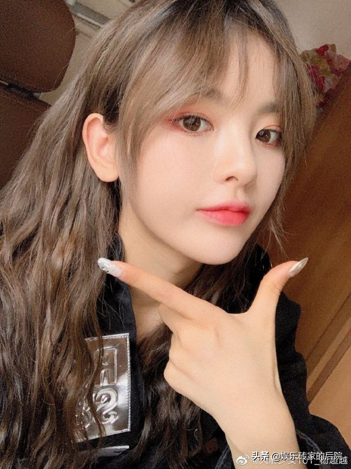 杨超越这滴油锅里的水，还能“炸”多久？