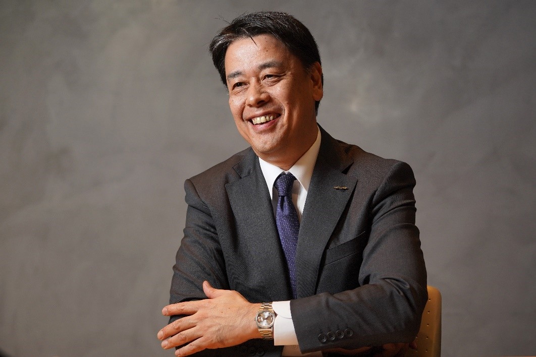 雷克萨斯lm300h试驾七座落地价,雷克萨斯lm300h对比埃尔法