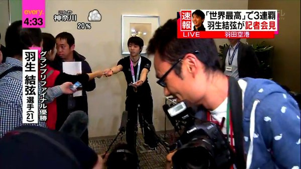 羽生结弦怪异行为,羽生结弦被光头采访