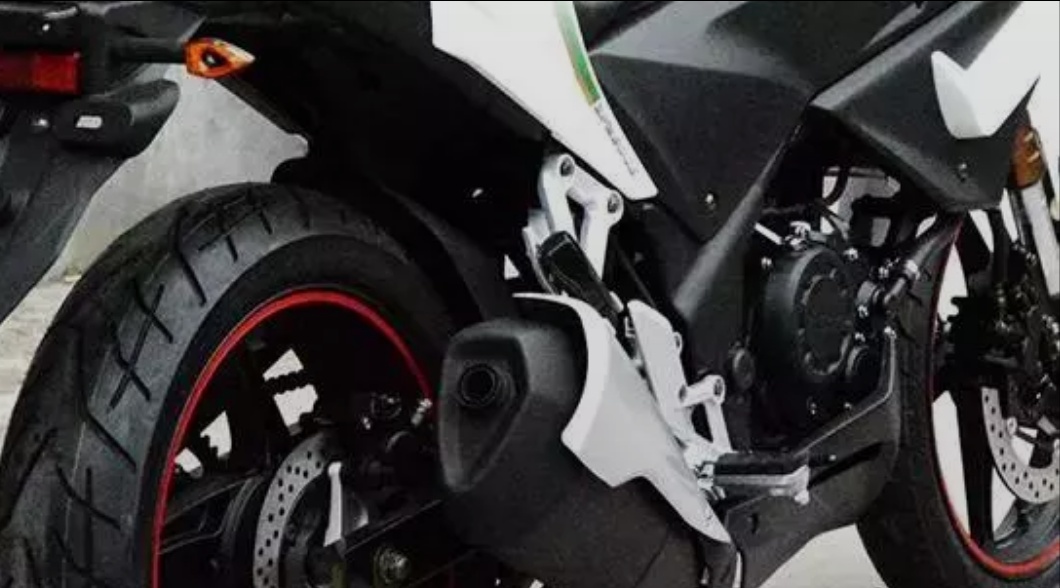 珠峰光阳250踏板摩托车,16年珠峰250大概多少钱