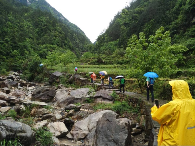 健康饮用泉水,巴布农饮用天然泉水