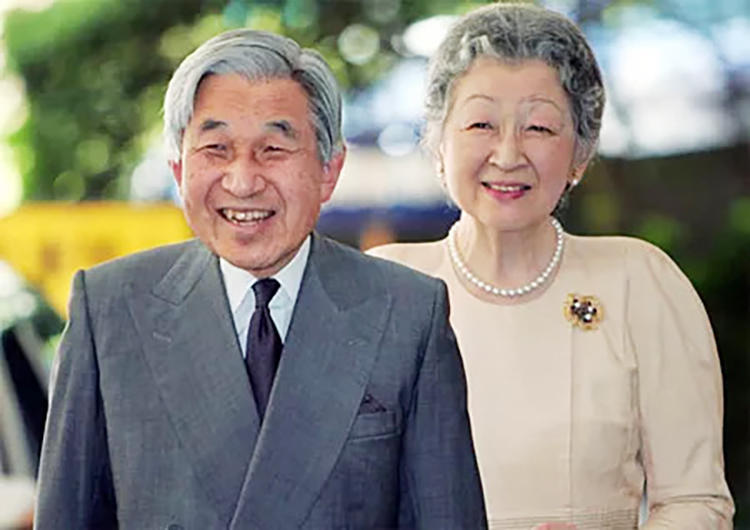 日本天皇的工资高还是首相的高,日本天皇一年工资多少