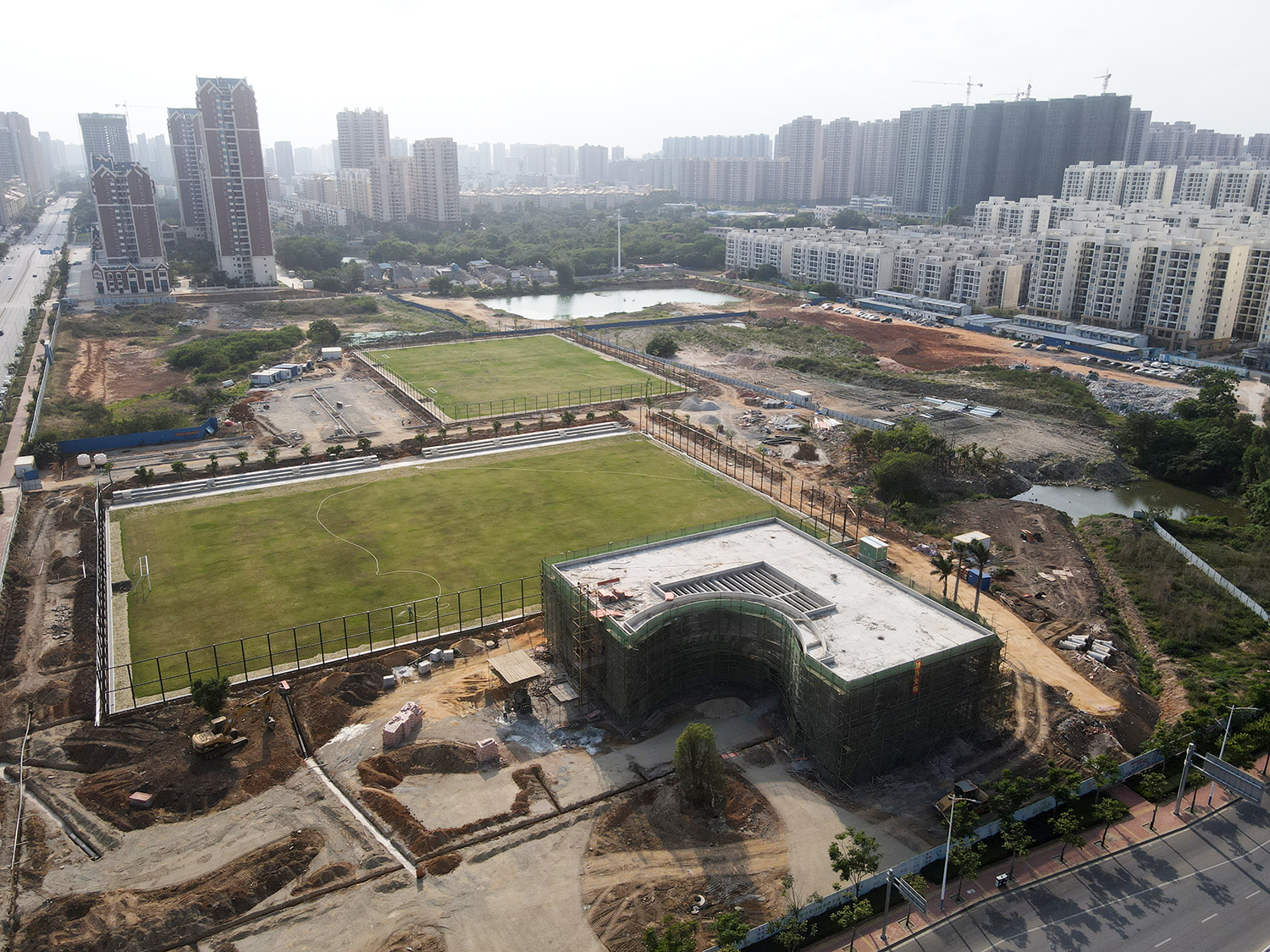 建一座4万足球场需要多少钱,几个在建的专业足球场