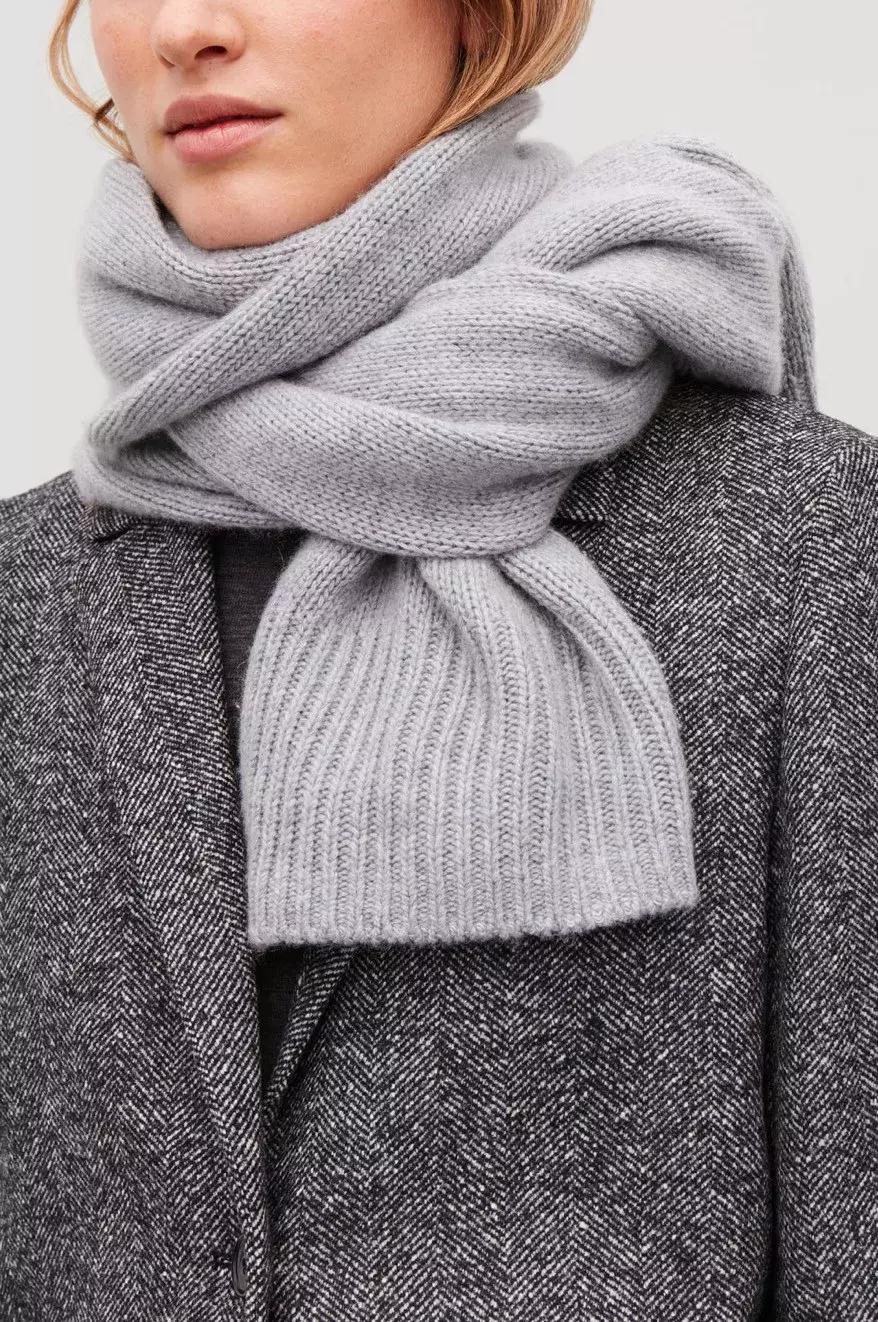 想要冬天穿出高级感,冬天围巾这样系简单又时尚好喜欢